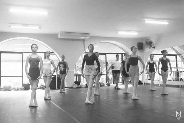 Vagas Abertas: Oportunidade para alunos bolsistas na Petite Danse!